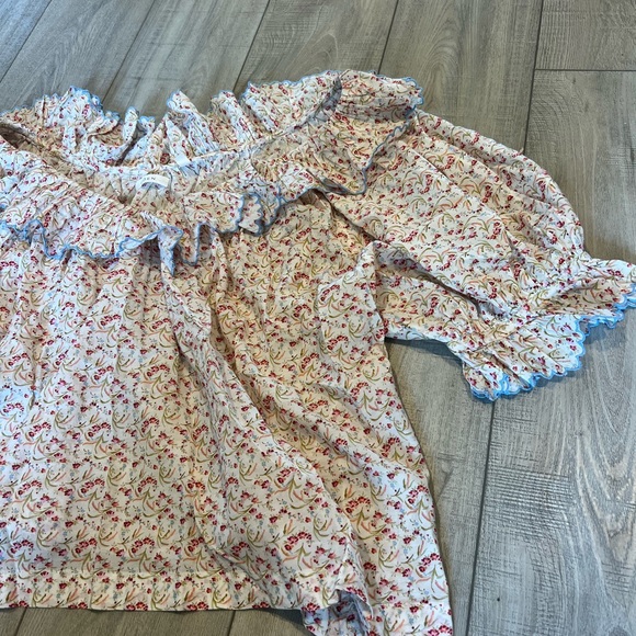 Doen Cream Ruffled Puff Sleeve Blouse - Picture 2 of 11